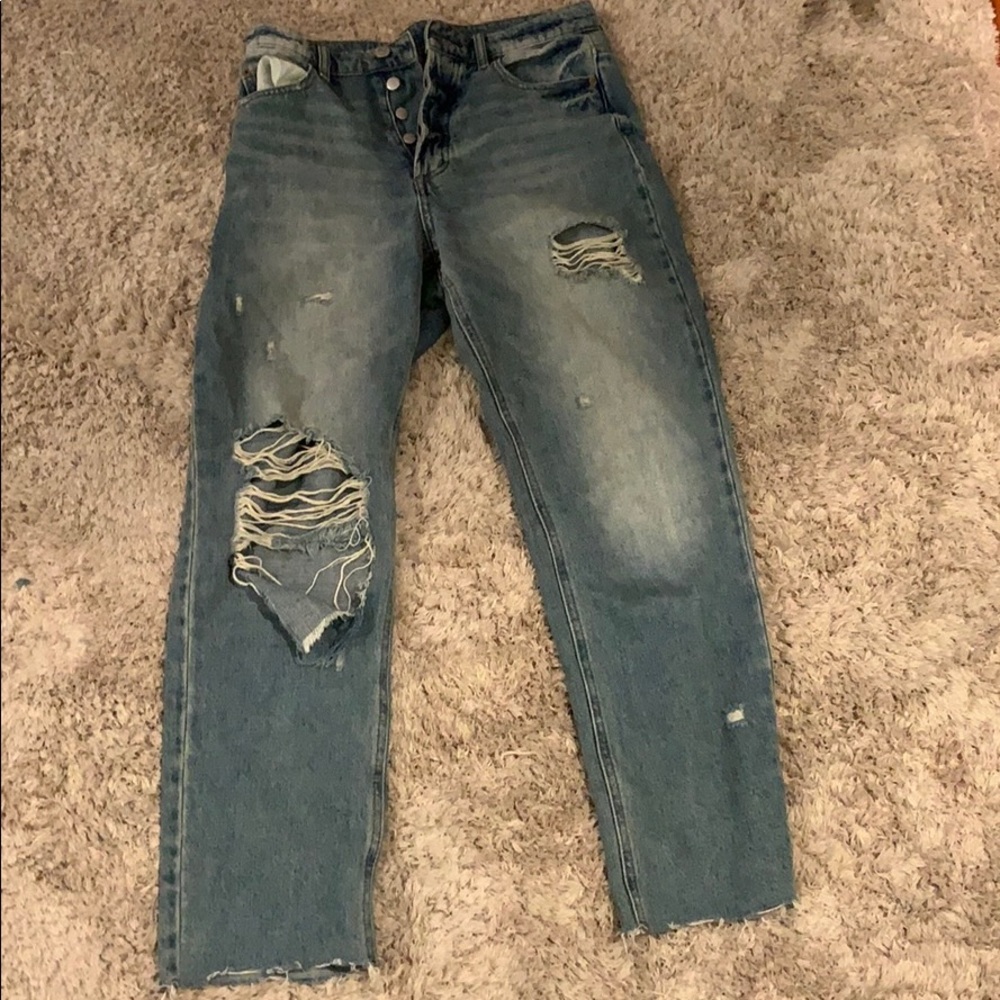 High wasted ripped jeans